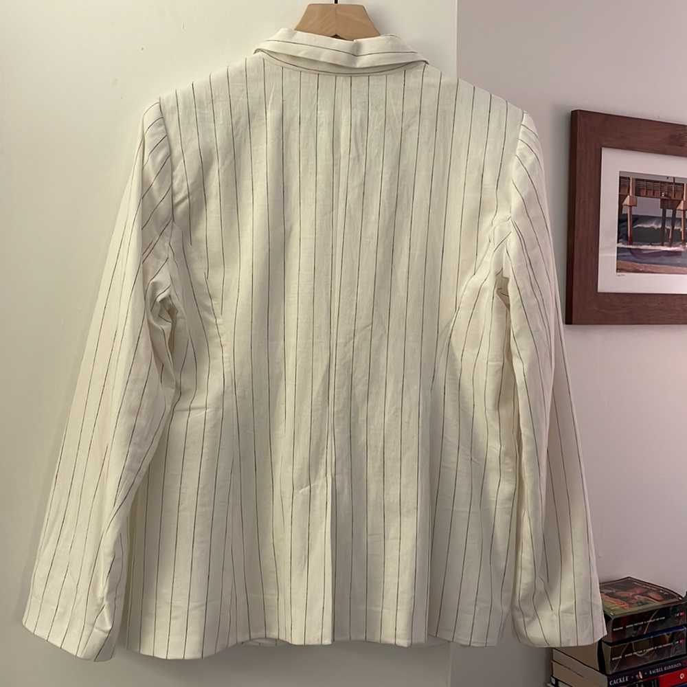 Adrienne Vittadini ~ NWOT Navy and White Striped Linen Blazer - Picture 3 of 8